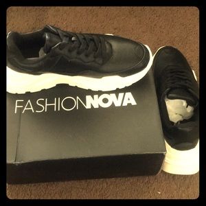Brand new fashion nova tennis shoes...